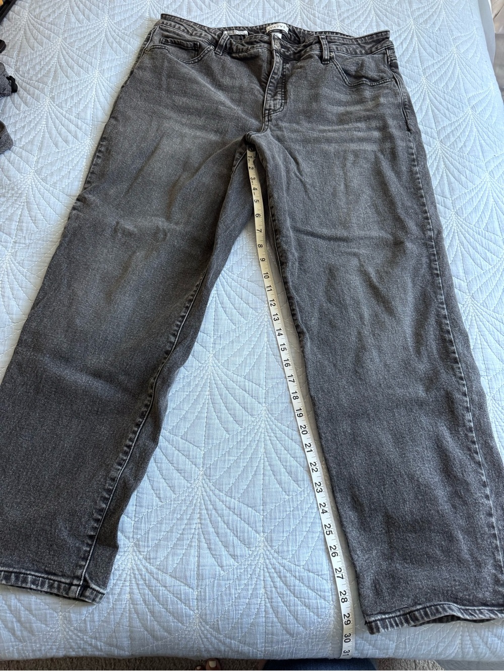 Ava & Viv Women's Relaxed Straight Jeans in Charcoal Gray